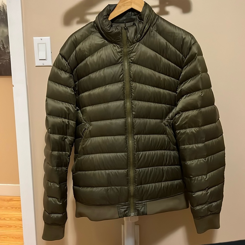 Lululemon Get Up Get Down Mens Puffer Coat Moss Green Goose Down Packable Large